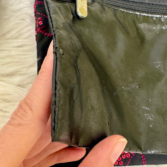 Y2K LeSportsac Triple Pouch Set Hot Kiss Red Sequin Lips NEW DAMAGED - Picture 10 of 10
